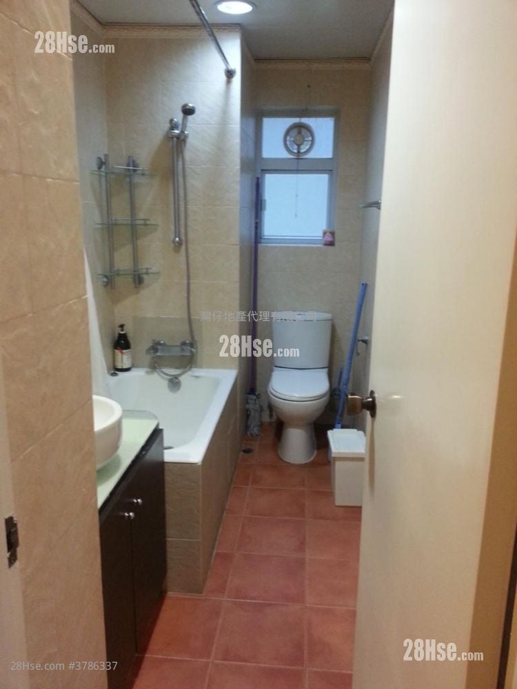 蟾宫大厦 售盘 4 房 , 2 浴室 763 平方尺