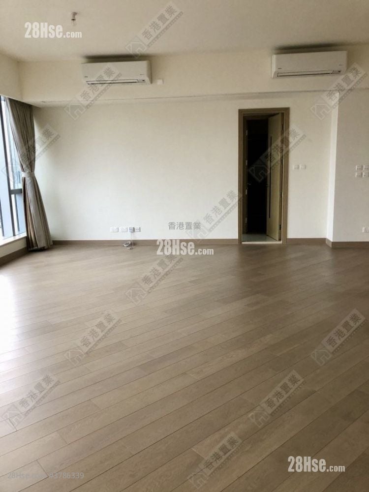 Cullinan West Sell 3 Bedrooms 1,700 ft²