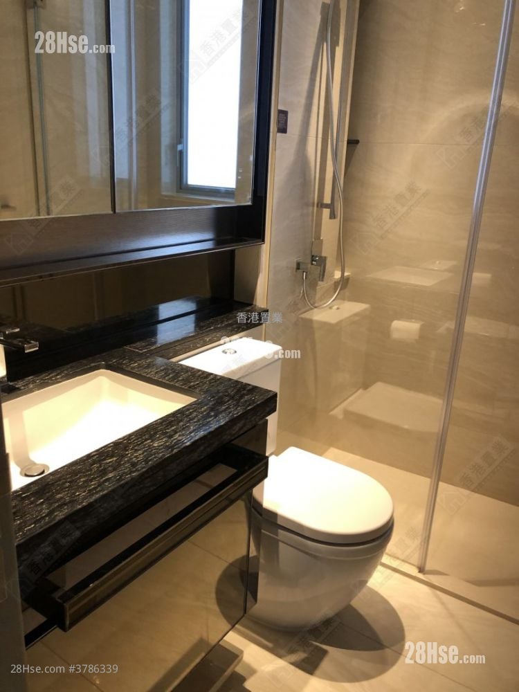 Cullinan West Sell 3 Bedrooms 1,700 ft²