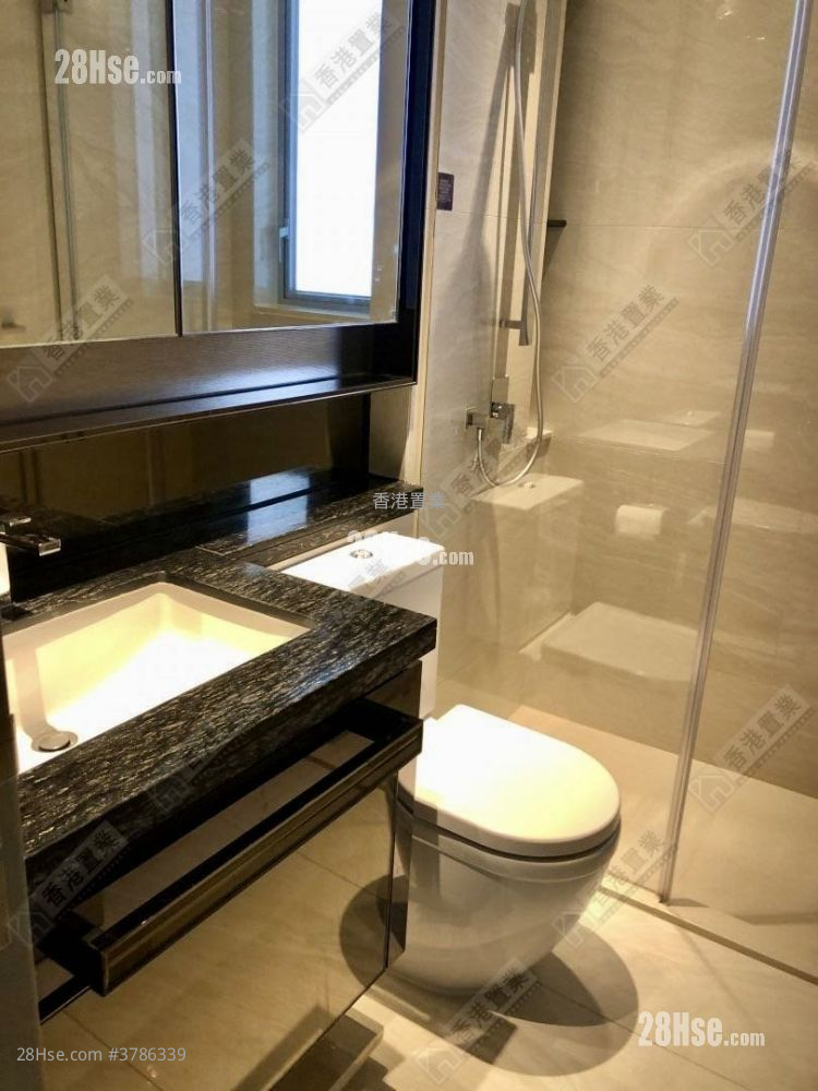 Cullinan West Sell 3 Bedrooms 1,700 ft²