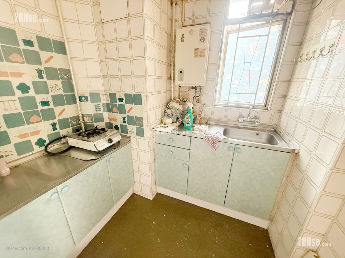 八号花园 租盘 438 平方尺