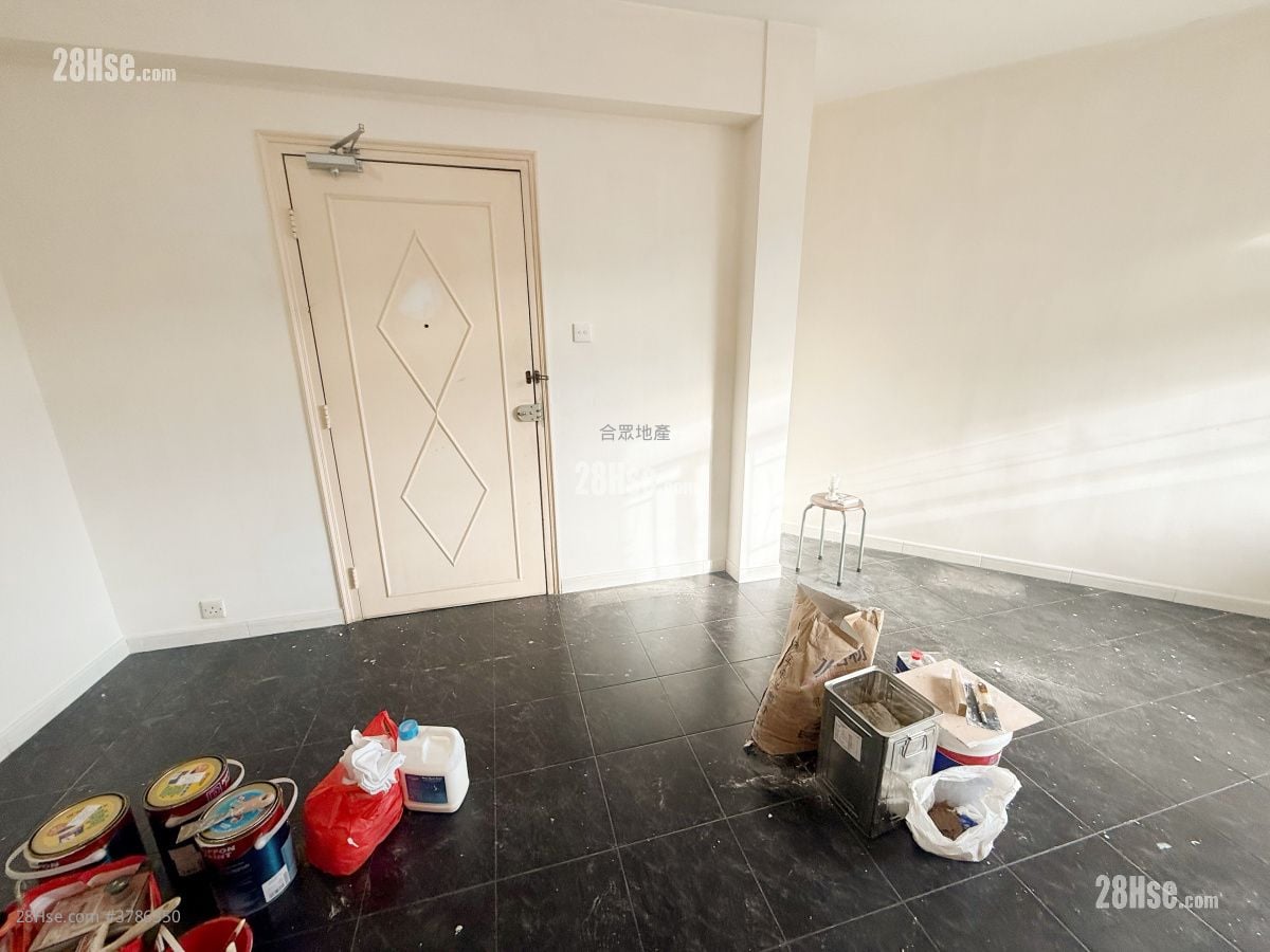 八号花园 租盘 438 平方尺