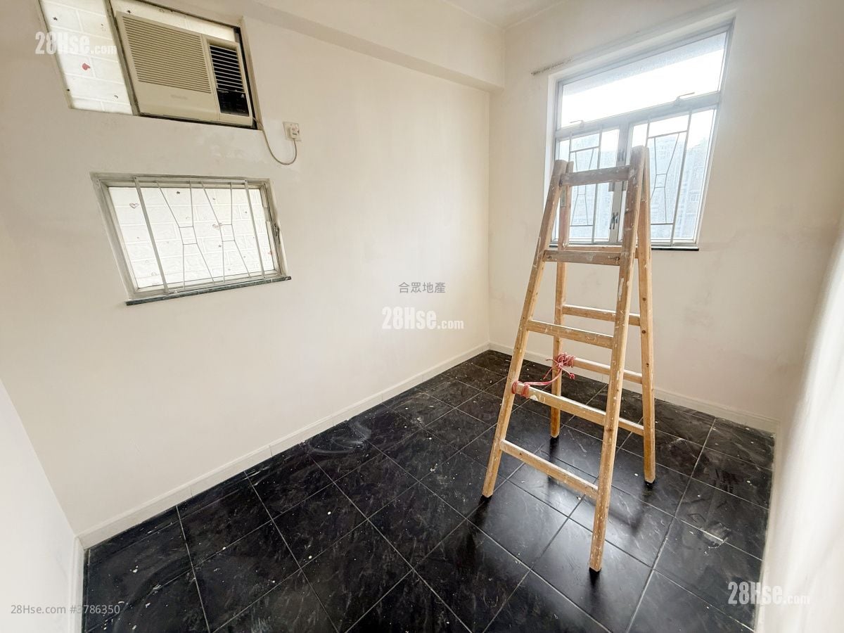 八号花园 租盘 438 平方尺