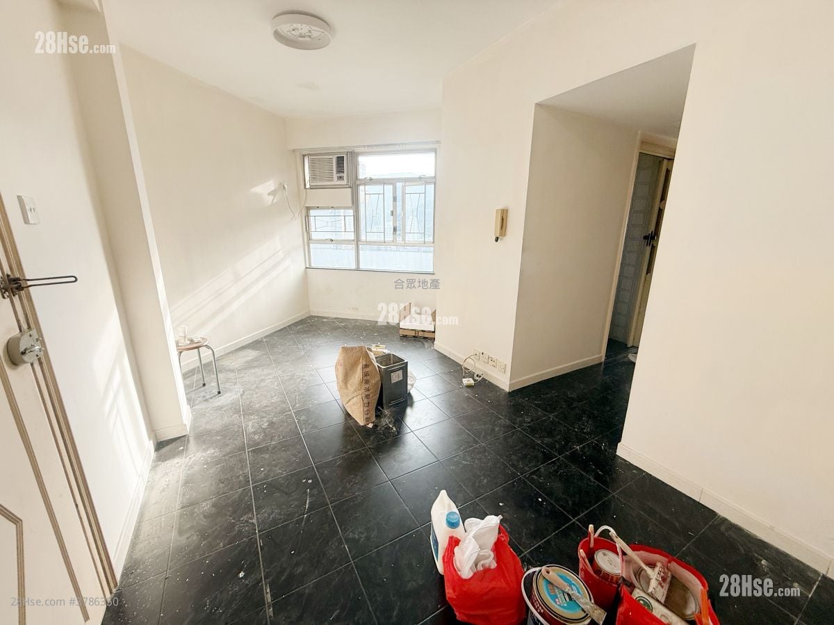 八号花园 租盘 438 平方尺