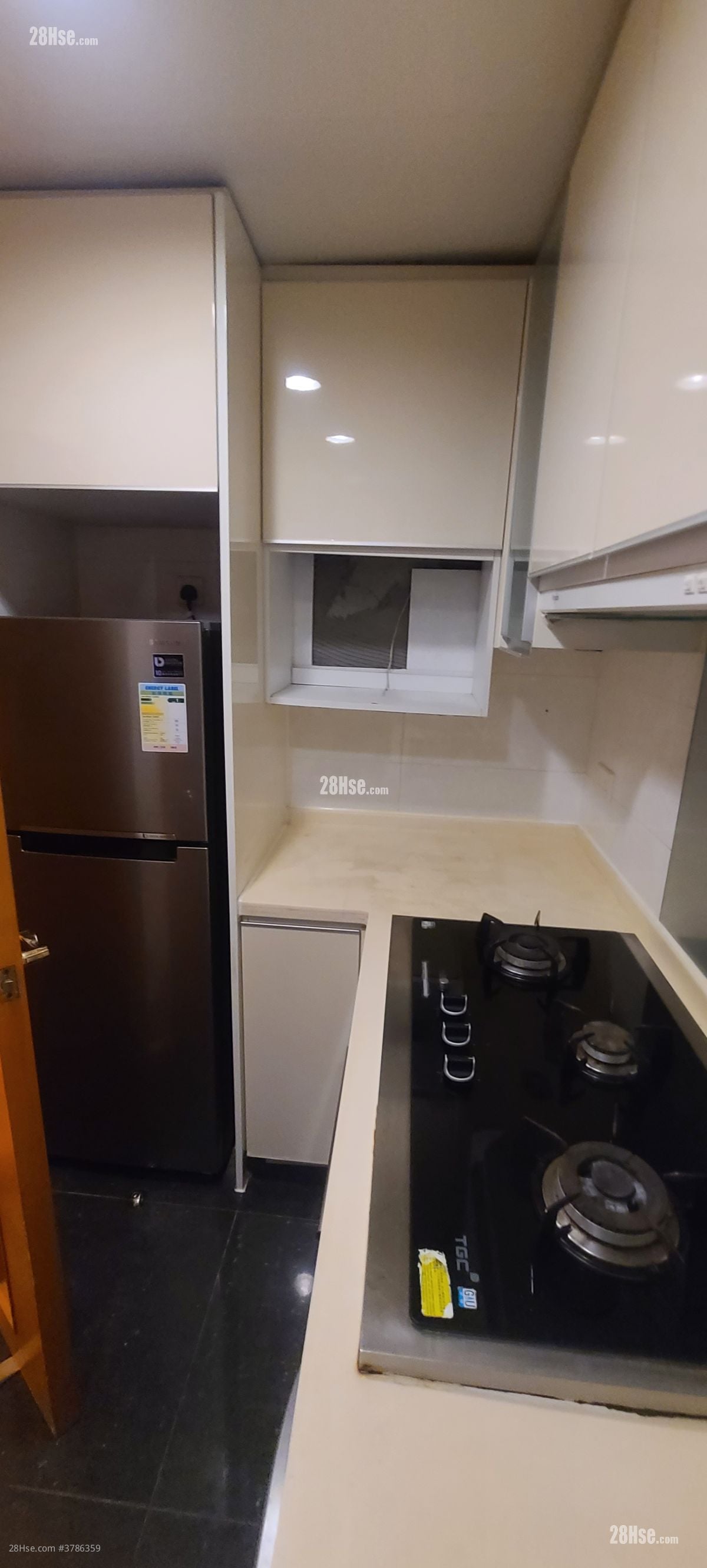 银湖天峰 租盘 615 平方尺