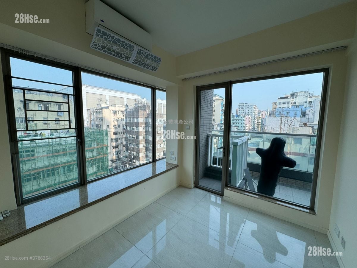 Trinity Towers Rental 3 Bedrooms , 2 Bathrooms 711 ft²