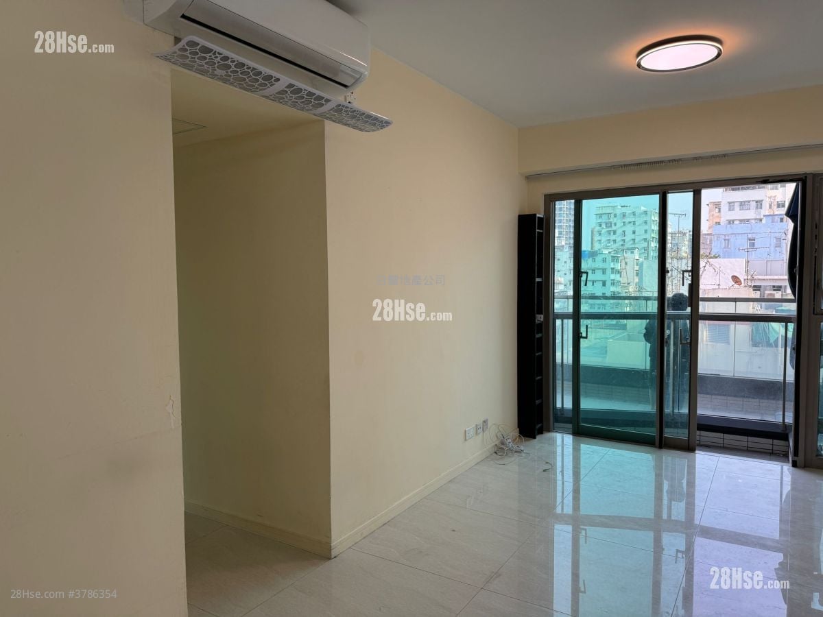 Trinity Towers Rental 3 Bedrooms , 2 Bathrooms 711 ft²