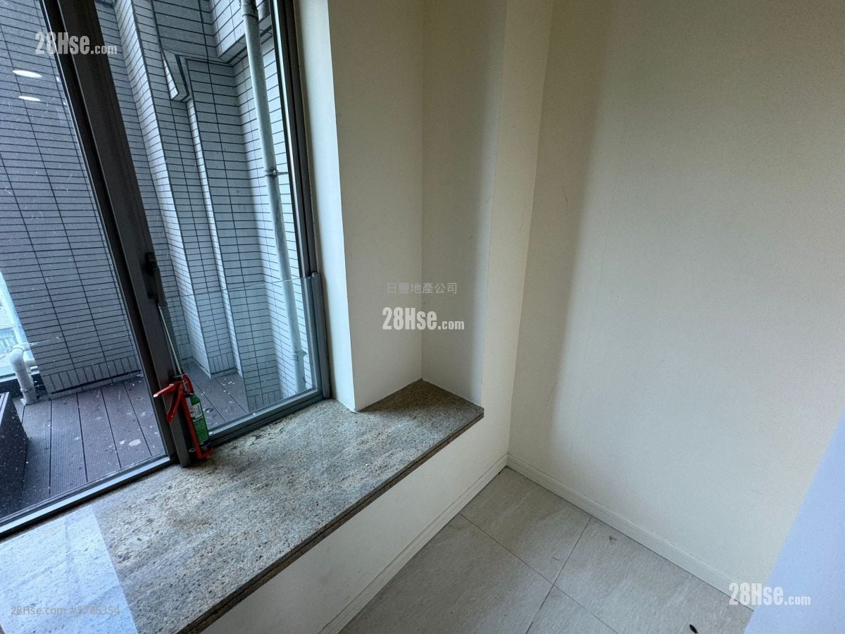 Trinity Towers Rental 3 Bedrooms , 2 Bathrooms 711 ft²