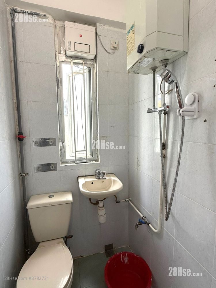 安康大厦 售盘 2 房 , 1 浴室 393 平方尺