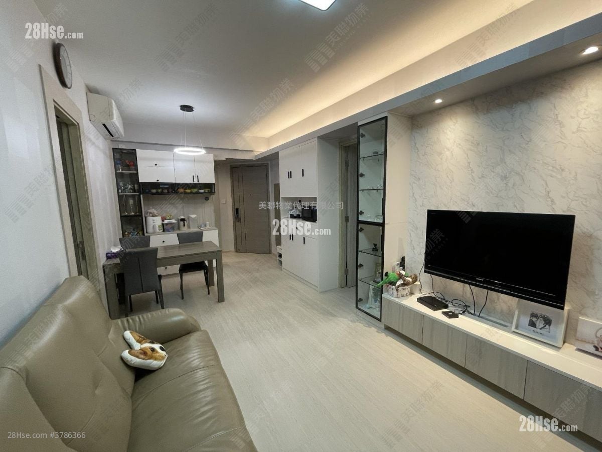 Sea To Sky Sell 3 Bedrooms , 2 Bathrooms 702 ft²