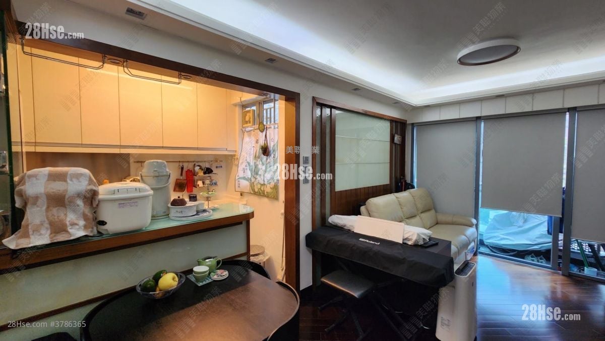 La Costa Sell 2 Bedrooms 494 ft²