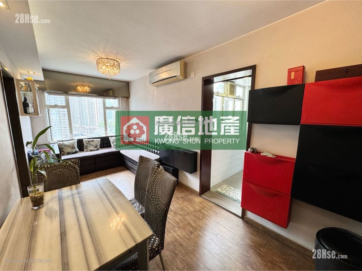 Shun Hing Building Sell 2 Bedrooms , 1 Bathroom