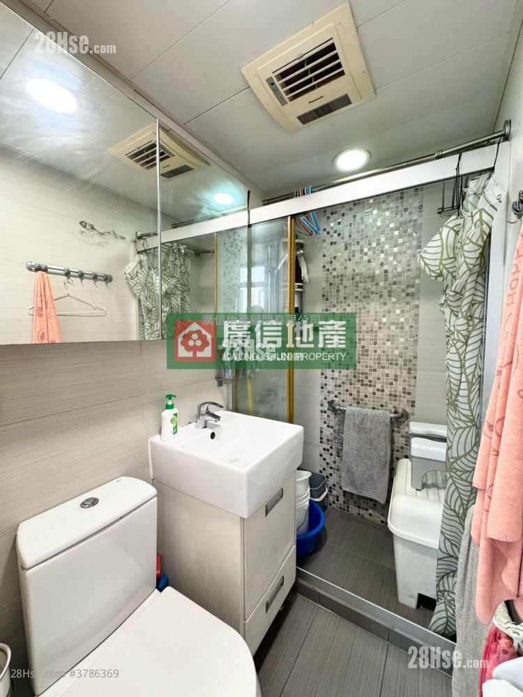 Shun Hing Building Sell 2 Bedrooms , 1 Bathroom