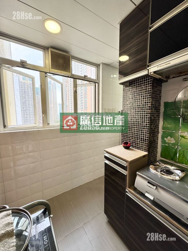 Shun Hing Building Sell 2 Bedrooms , 1 Bathroom