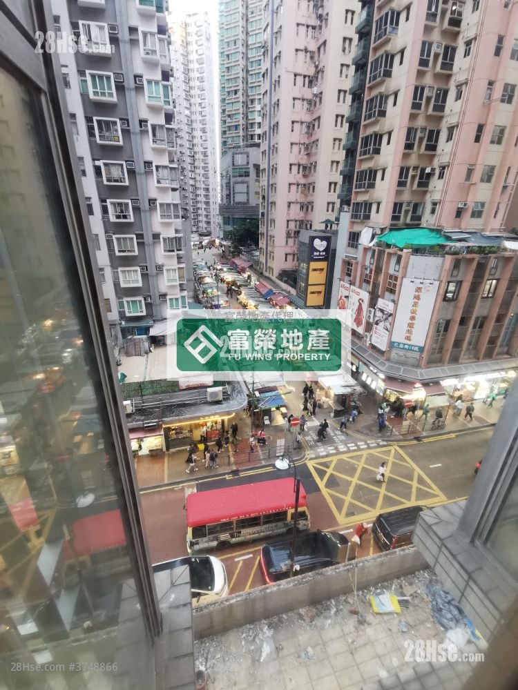Hung Wai Building Sell 2 Bedrooms , 1 Bathroom 302 ft²