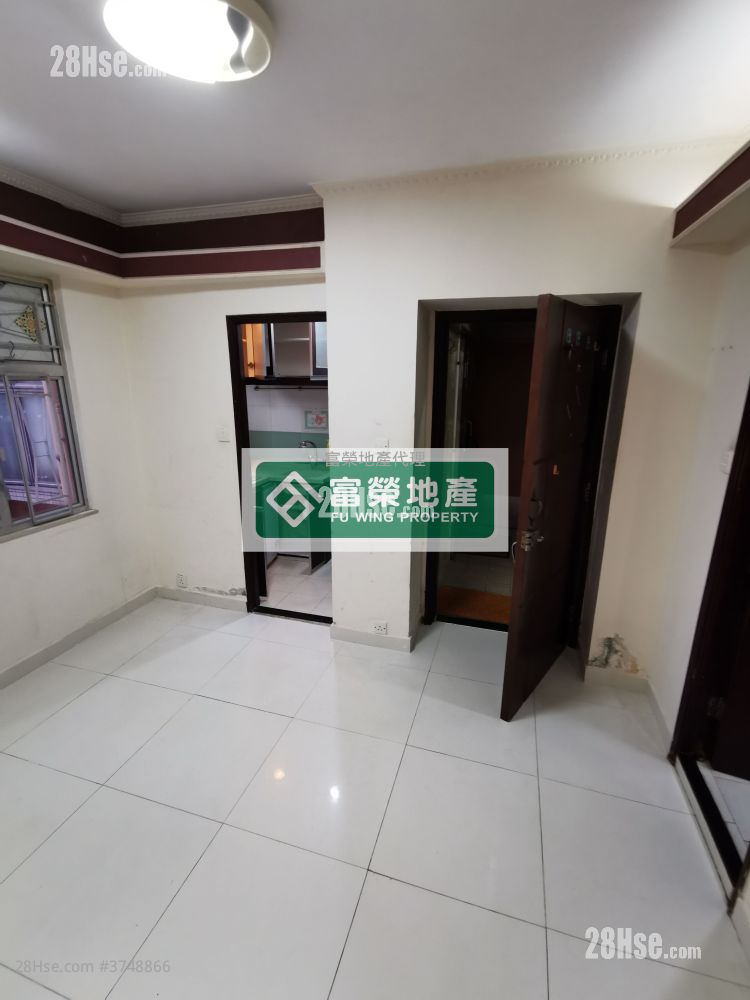 Hung Wai Building Sell 2 Bedrooms , 1 Bathroom 302 ft²