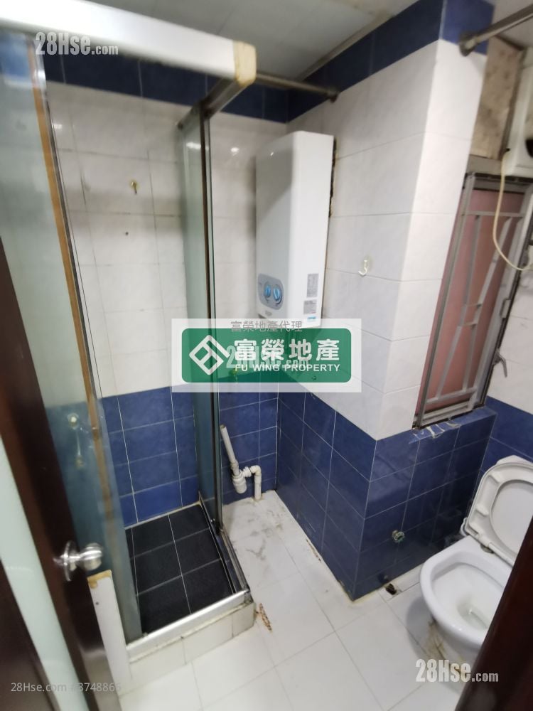 Hung Wai Building Sell 2 Bedrooms , 1 Bathroom 302 ft²