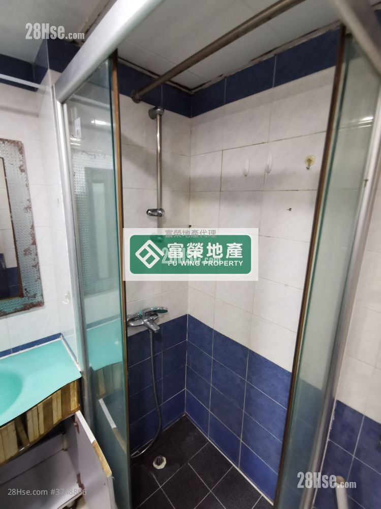 Hung Wai Building Sell 2 Bedrooms , 1 Bathroom 302 ft²