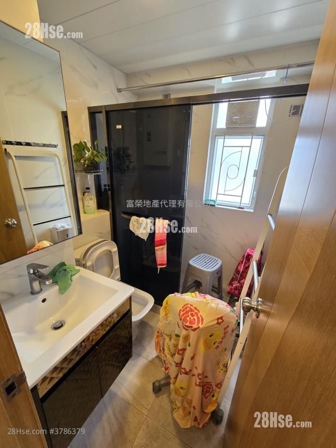 Whampoa Garden Rental 4 Bedrooms , 2 Bathrooms 962 ft²