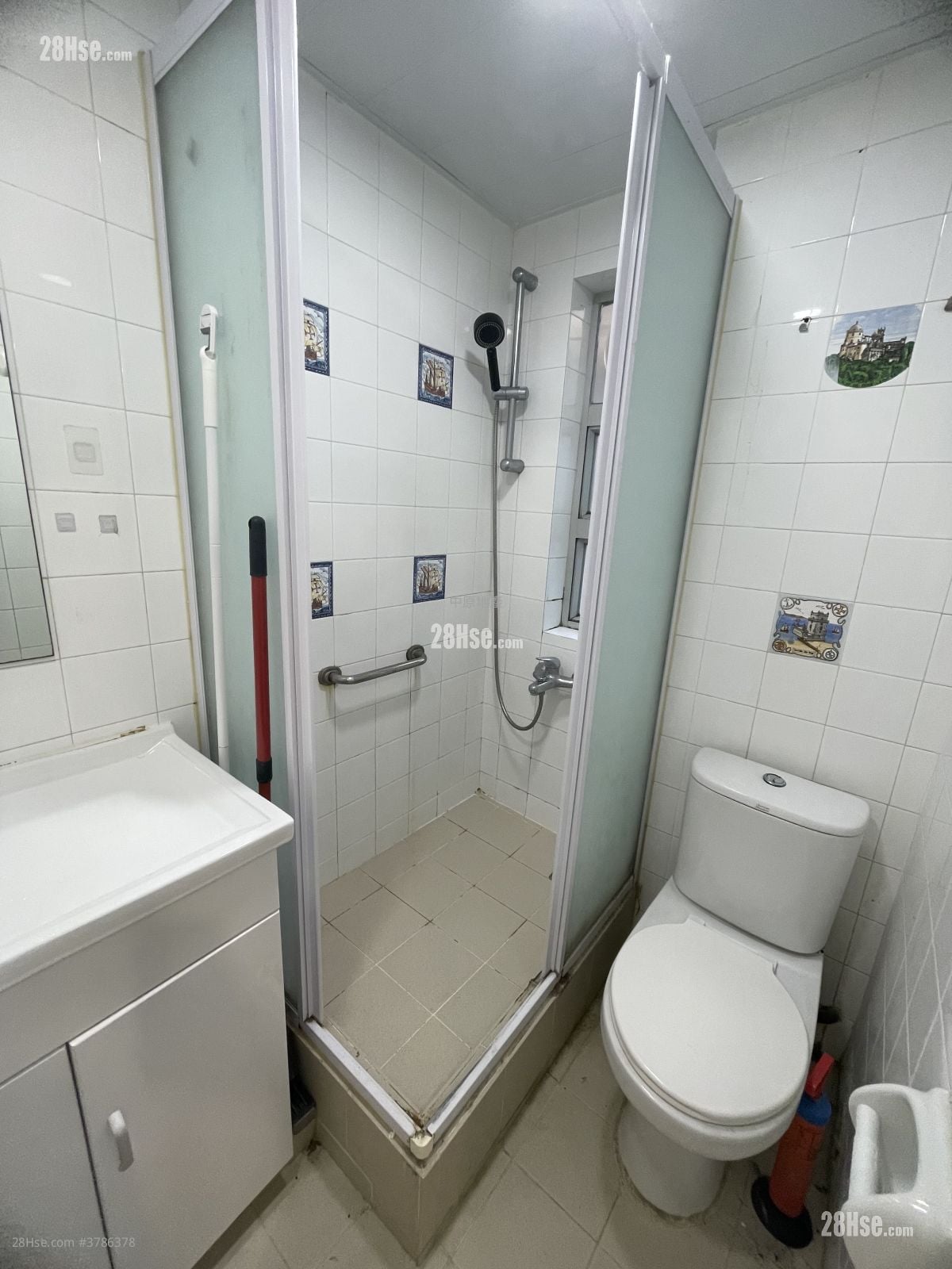 Lung Poon Court Sell 2 Bedrooms 426 ft²