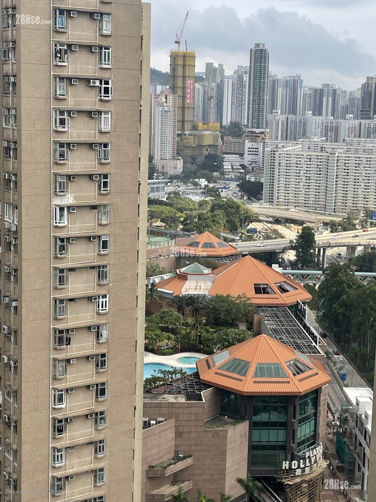 Lung Poon Court Sell 2 Bedrooms 426 ft²
