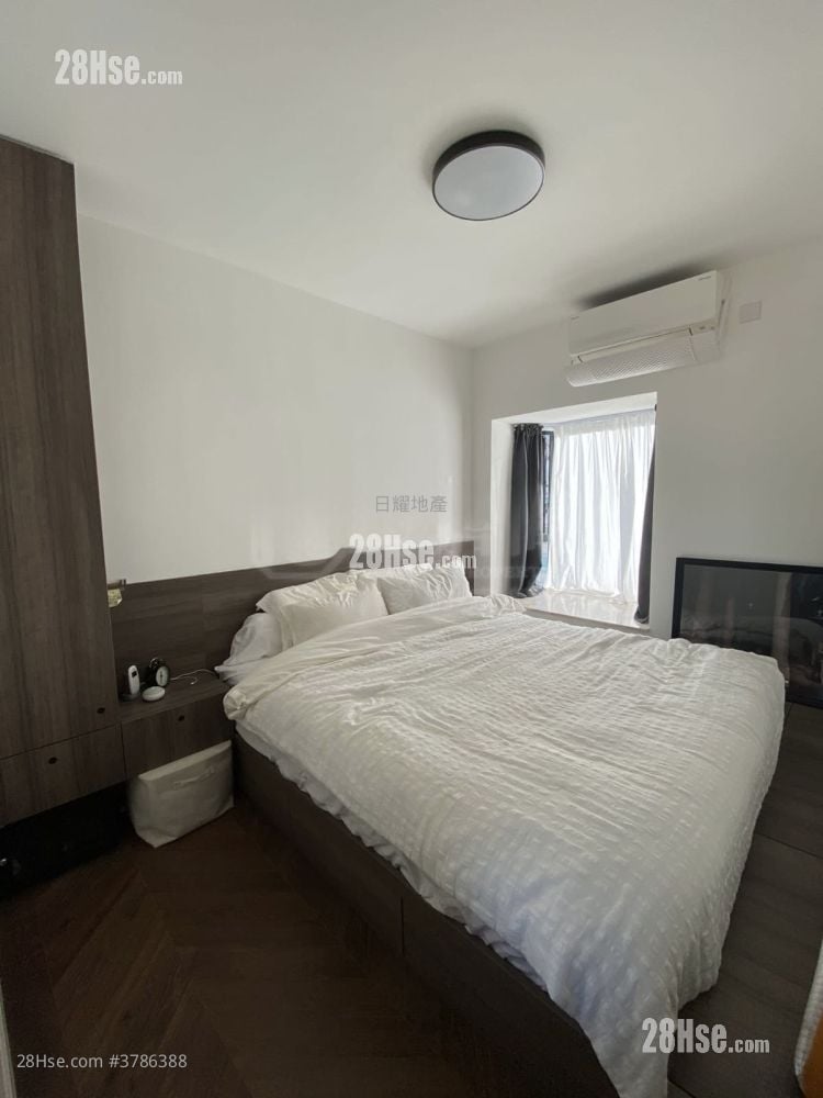 Royal Court Sell 3 Bedrooms , 2 Bathrooms 661 ft²