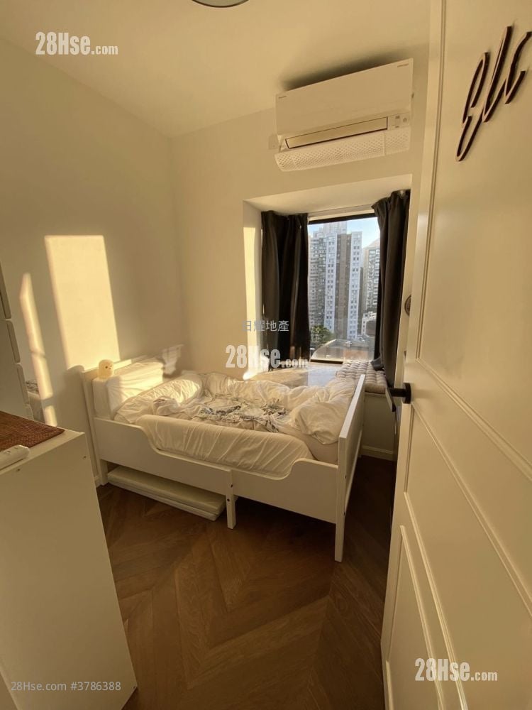 Royal Court Sell 3 Bedrooms , 2 Bathrooms 661 ft²