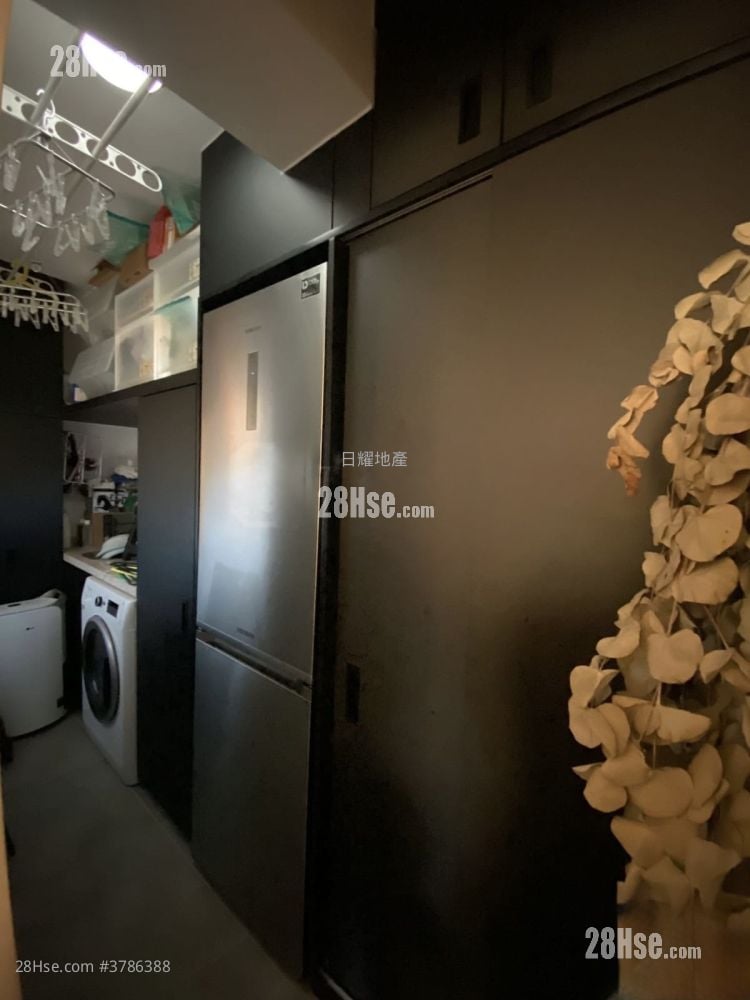 Royal Court Sell 3 Bedrooms , 2 Bathrooms 661 ft²