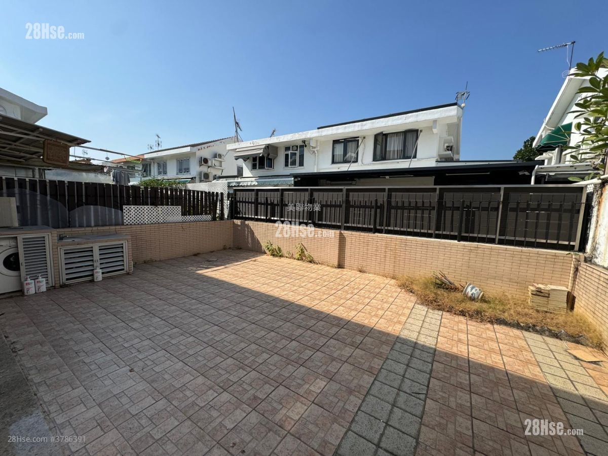 Fairview Park Sell 3 Bedrooms , 2 Bathrooms 950 ft²