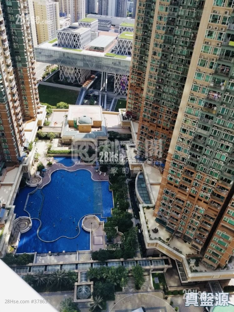 Metro Town Sell 3 Bedrooms 594 ft²