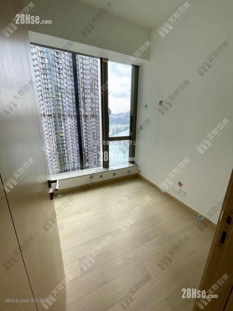 Marini Sell 2 Bedrooms , 1 Bathroom 495 ft²