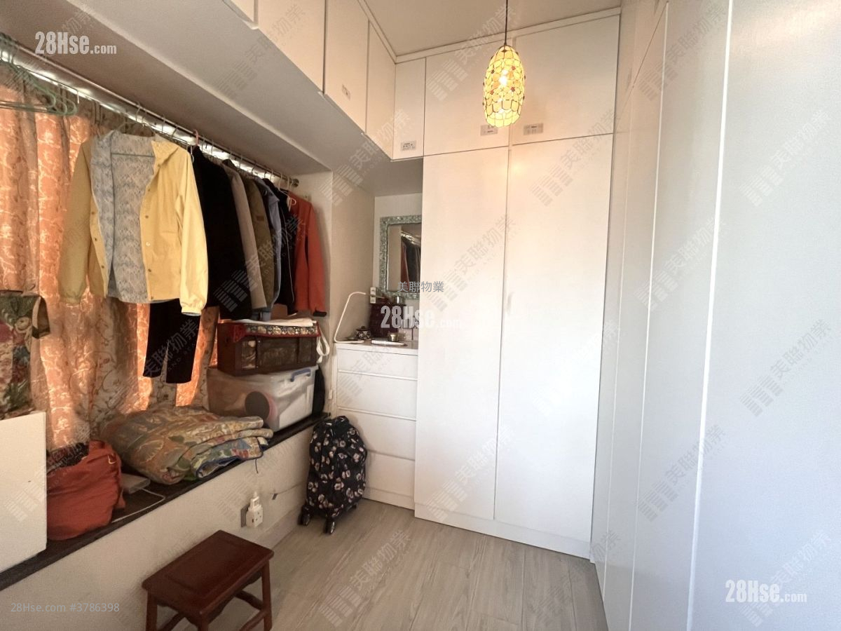 Central Park Towers Sell 2 Bedrooms 496 ft²