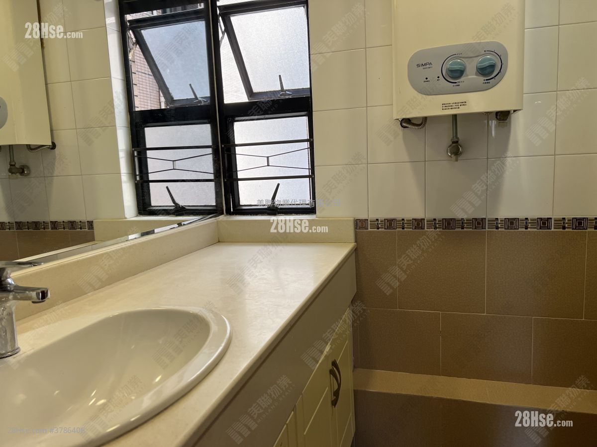 贺龙居 售盘 3 房 , 2 浴室 676 平方尺