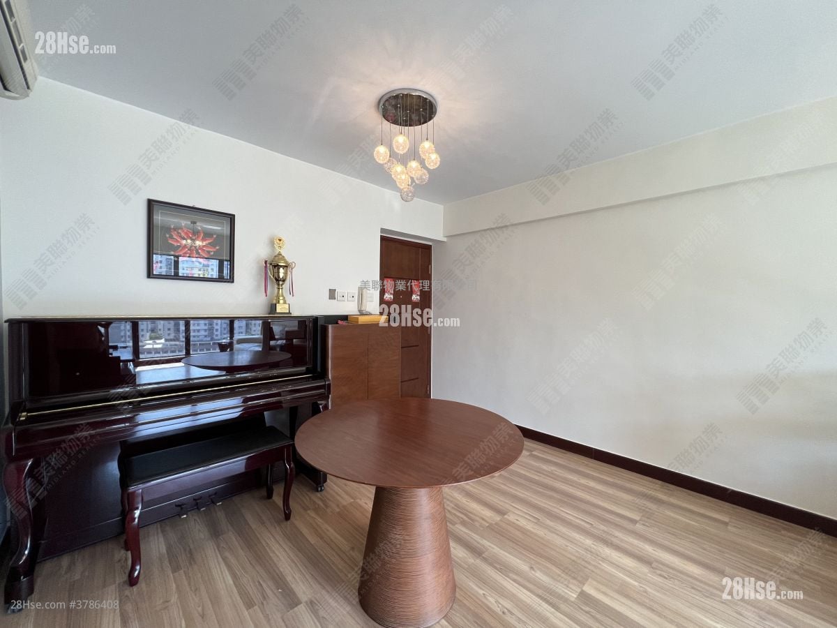 贺龙居 售盘 3 房 , 2 浴室 676 平方尺