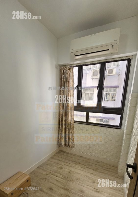 Kam Tong Building Sell 3 Bedrooms , 2 Bathrooms 515 ft²