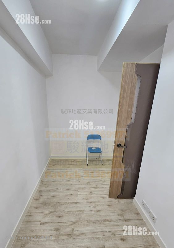 Kam Tong Building Sell 3 Bedrooms , 2 Bathrooms 515 ft²