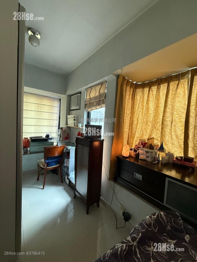 Palatial Stand Sell 1 Bedroom , 1 Bathroom 256 ft²