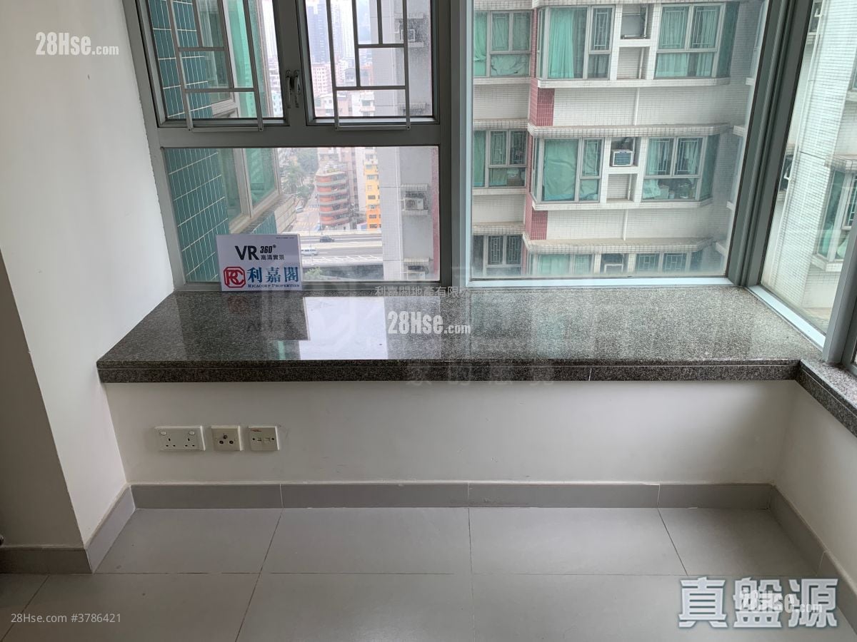 港湾豪庭 售盘 2 房 381 平方尺