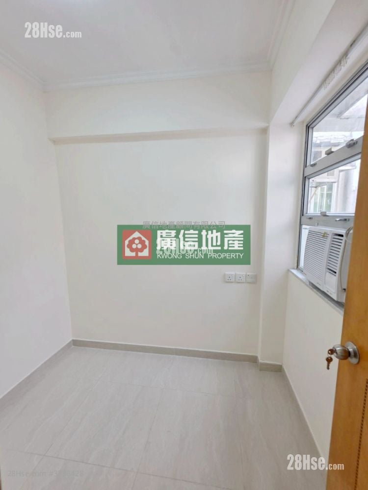 Ngai Hing Mansion Rental 3 Bedrooms , 1 Bathroom 525 ft²