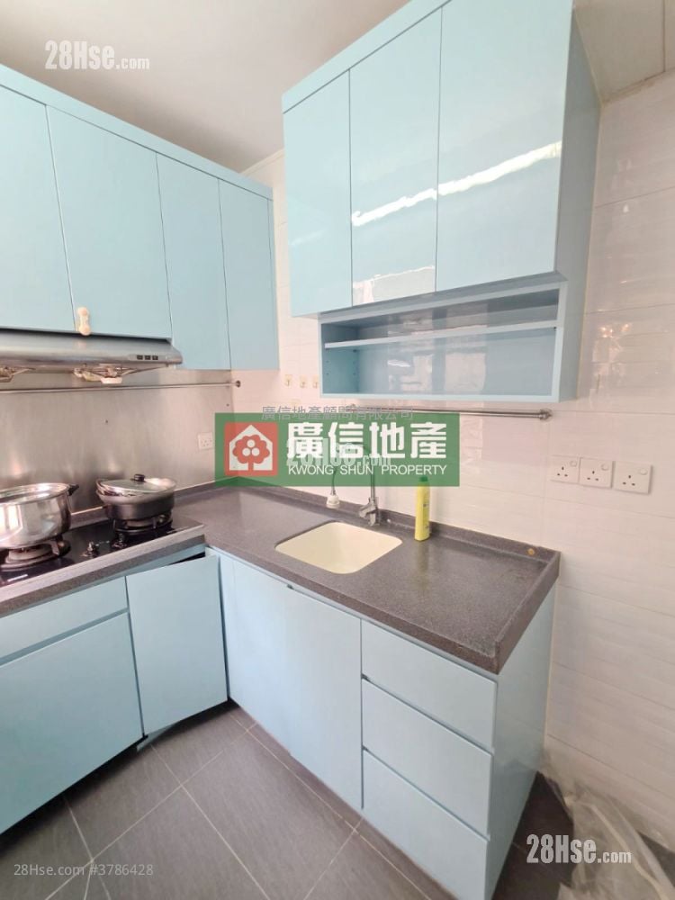Ngai Hing Mansion Rental 3 Bedrooms , 1 Bathroom 525 ft²