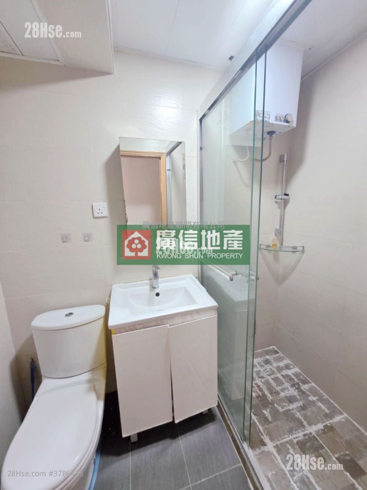 Ngai Hing Mansion Rental 3 Bedrooms , 1 Bathroom 525 ft²