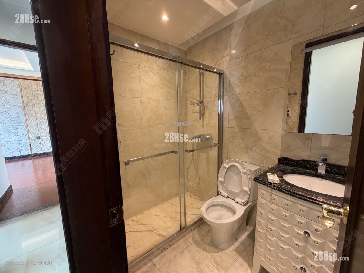 The Palazzo Rental 4 Bedrooms , 3 Bathrooms 1,461 ft²