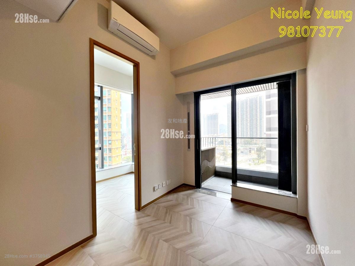 Eight Southpark Sell 1 Bedroom , 1 Bathroom 261 ft²