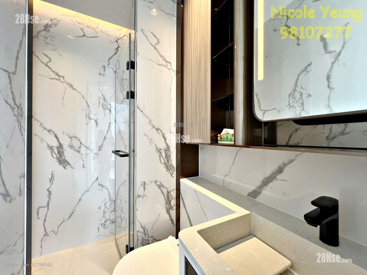 Eight Southpark Sell 1 Bedroom , 1 Bathroom 261 ft²