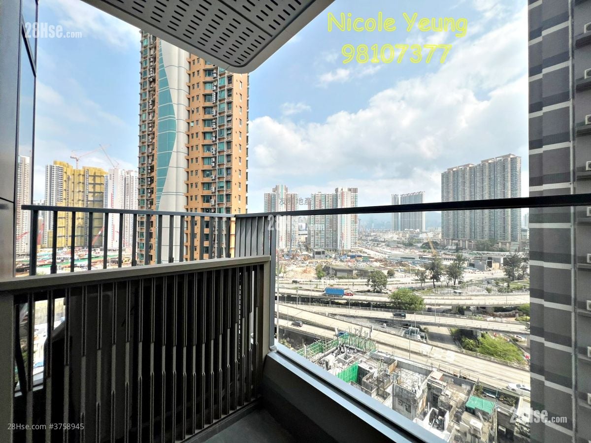 Eight Southpark Sell 1 Bedroom , 1 Bathroom 261 ft²