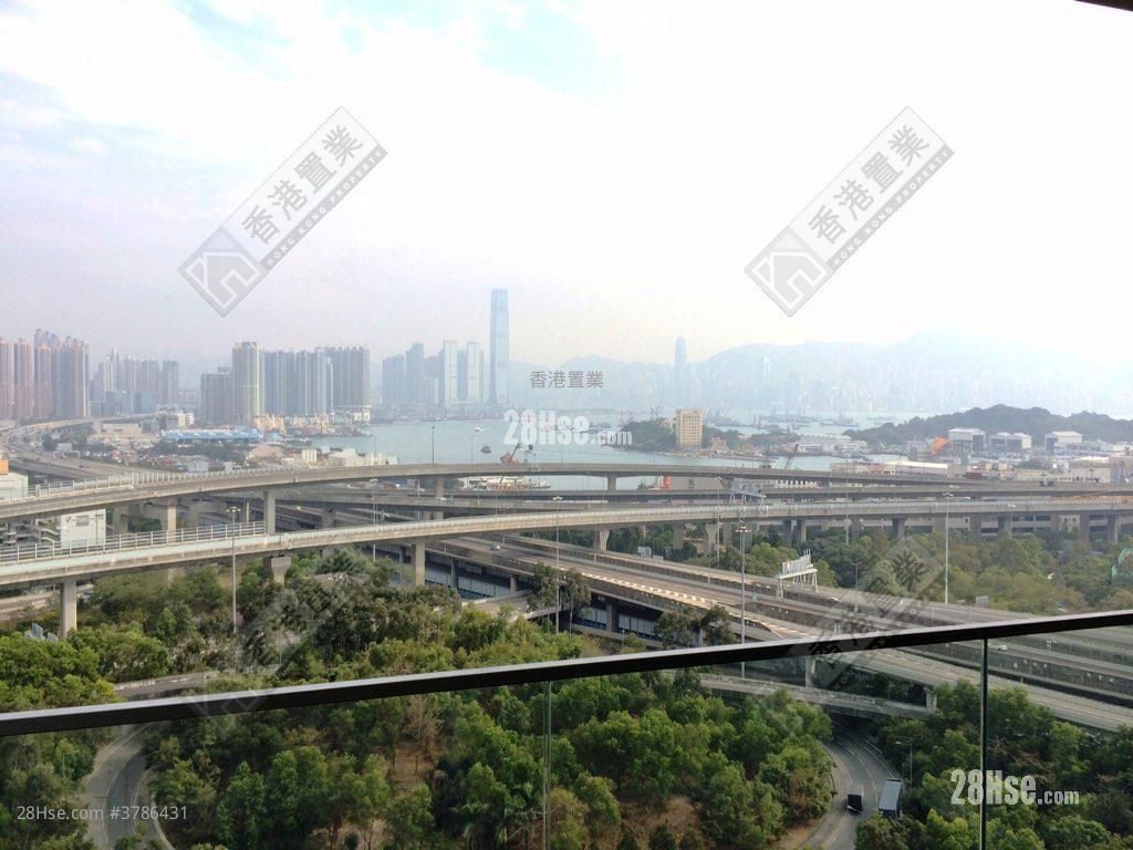 Manhattan Hill Sell 4 Bedrooms , 3 Bathrooms 1,351 ft²