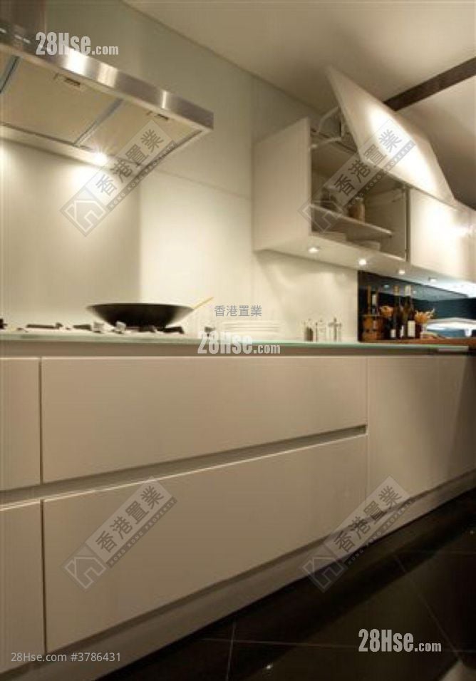 Manhattan Hill Sell 4 Bedrooms , 3 Bathrooms 1,351 ft²