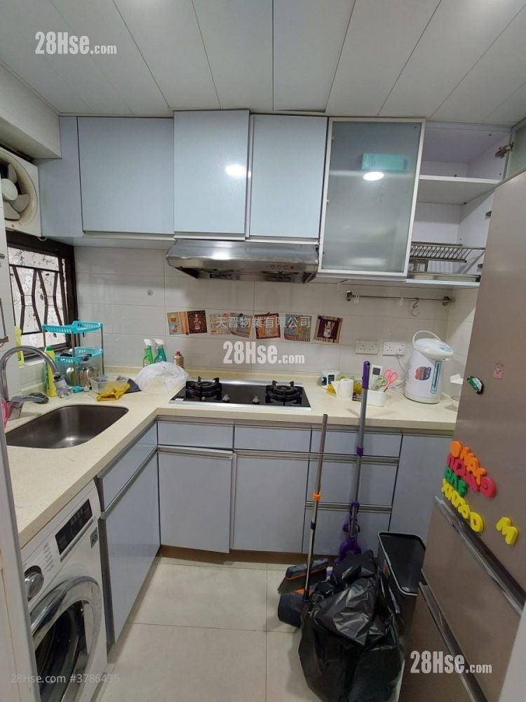 Hung Hom Gardens Sell 3 Bedrooms , 1 Bathroom 480 ft²
