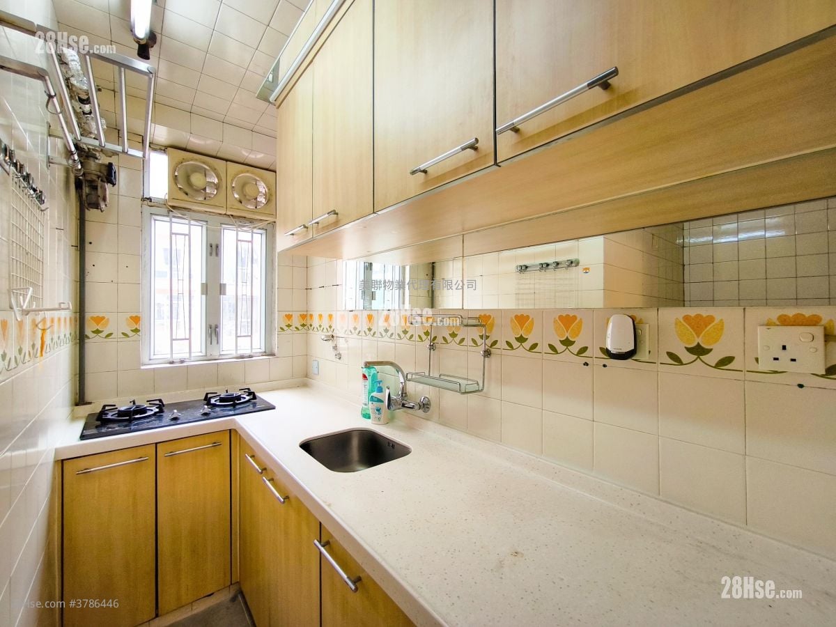 美孚新邨 售盘 3 房 , 1 浴室 657 平方尺