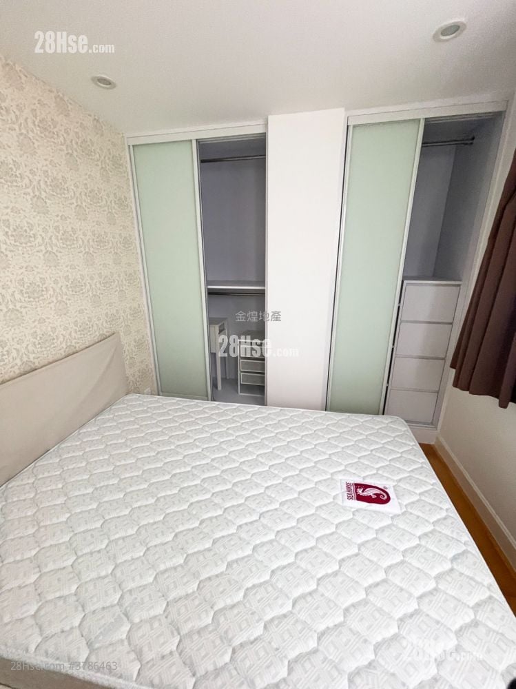 Village Tower Rental 3 Bedrooms 805 ft²